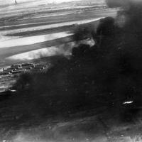 Горящий после бомбардировки "Соцгород" Тракторозаводского района. Начало октября 1942 года 